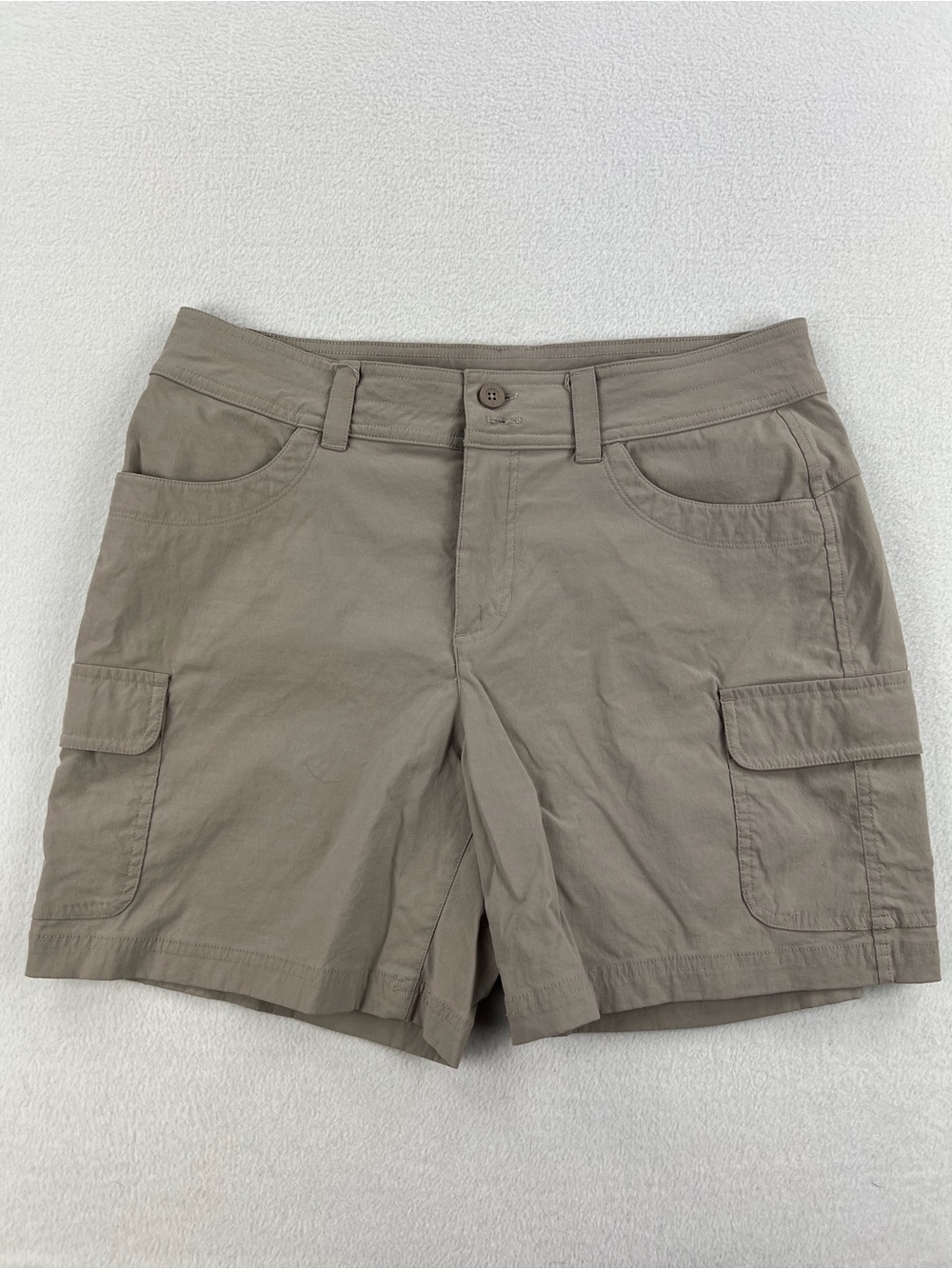 Eddie Bauer Womens Summer Strain Shorts Beige Outdoor Hiking 6” Inseam Size 8